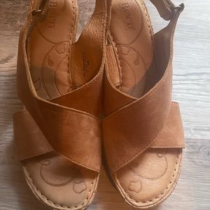 Trendy, Quality Born wedges sz 8